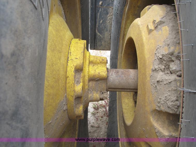 image for item B2719 1997 John Deere 9400 4WD tractor