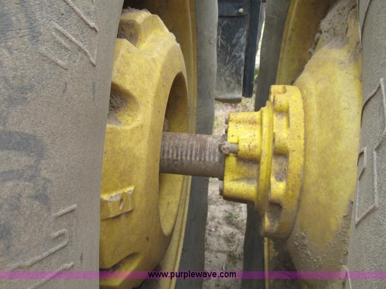 image for item B2719 1997 John Deere 9400 4WD tractor