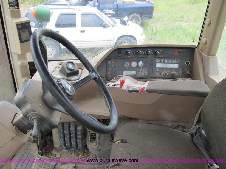 image for item B2719 1997 John Deere 9400 4WD tractor