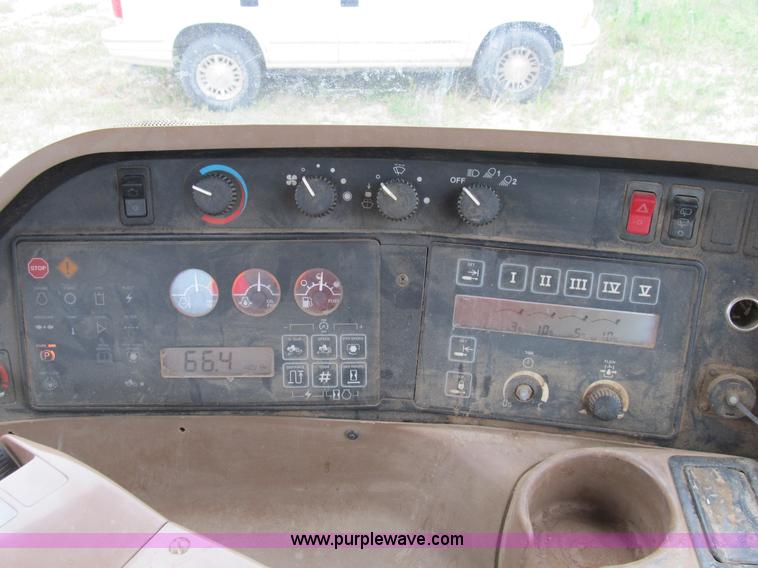 image for item B2719 1997 John Deere 9400 4WD tractor