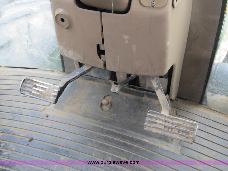 image for item B2719 1997 John Deere 9400 4WD tractor