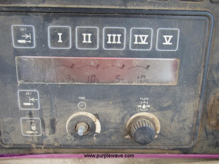 image for item B2719 1997 John Deere 9400 4WD tractor