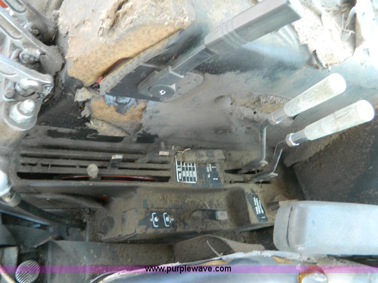 image for item B3766 Hesston 1180DT MFWD tractor