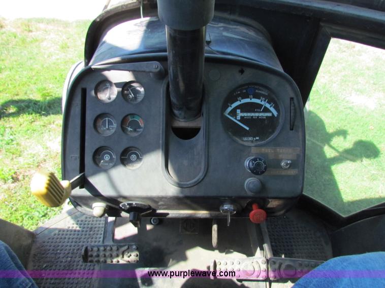 image for item B7292 1976 John Deere 4630 tractor