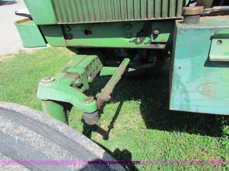 image for item B7292 1976 John Deere 4630 tractor
