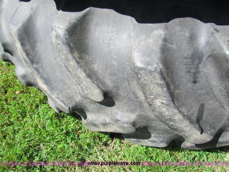 image for item B7292 1976 John Deere 4630 tractor