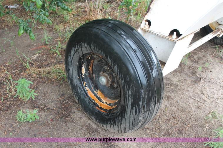 image for item C2542 1,000 gallon anhydrous ammonia tank