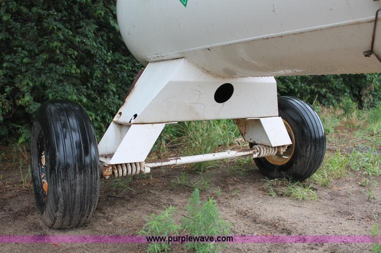 image for item C2542 1,000 gallon anhydrous ammonia tank