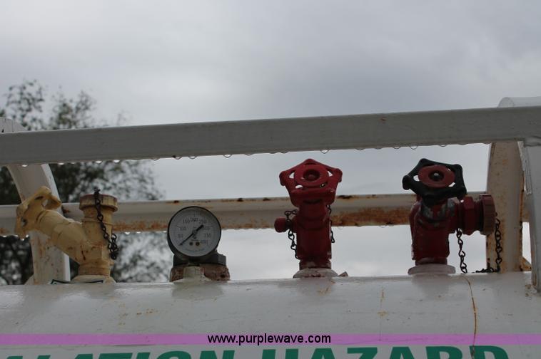 image for item C2542 1,000 gallon anhydrous ammonia tank