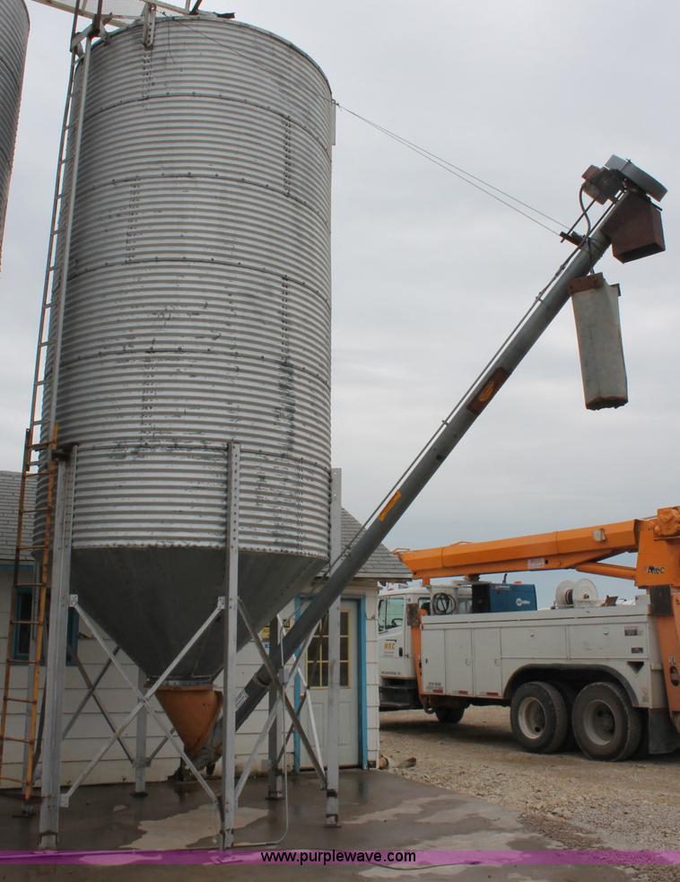 image for item C2545 Stainless steel bulk feed grain bin