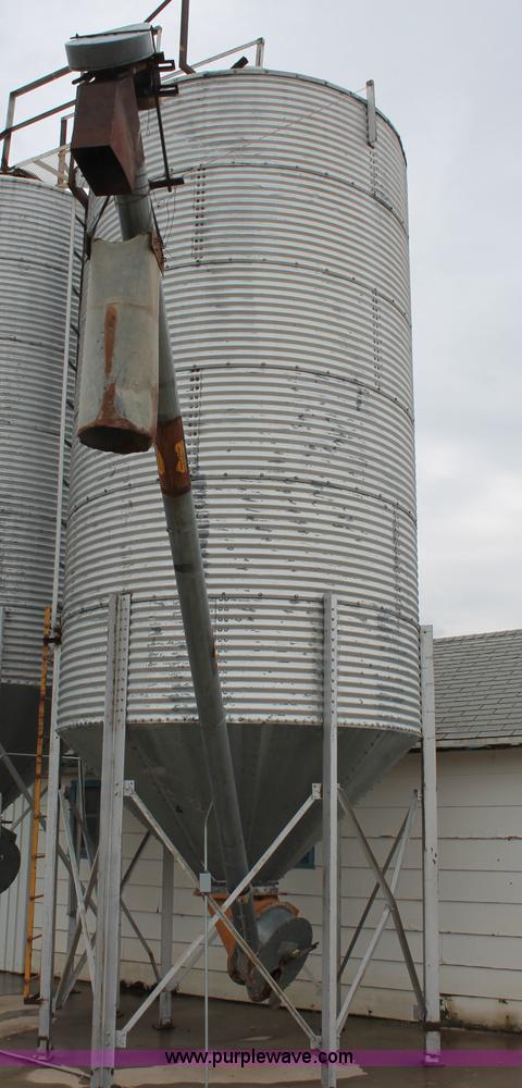 image for item C2545 Stainless steel bulk feed grain bin