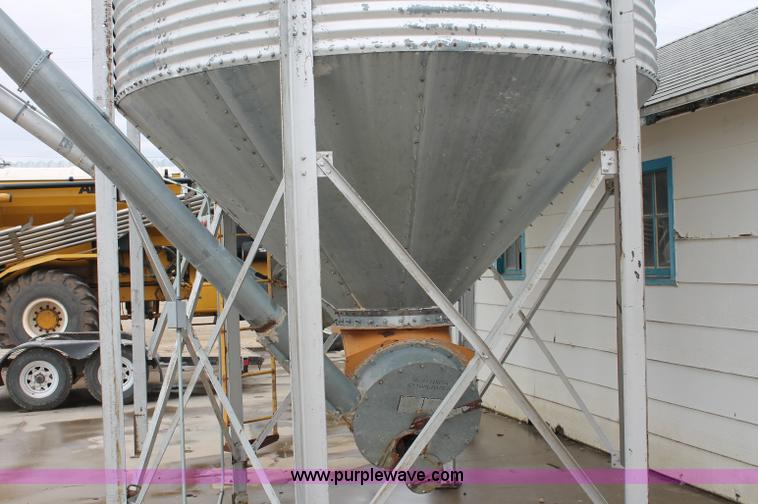 image for item C2545 Stainless steel bulk feed grain bin