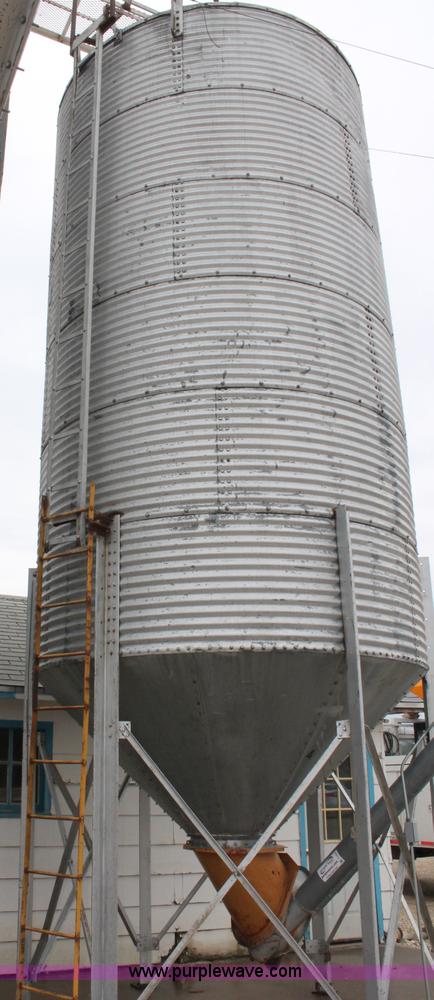 image for item C2545 Stainless steel bulk feed grain bin