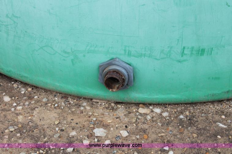 image for item C2553 1,500 gallon vertical poly tank