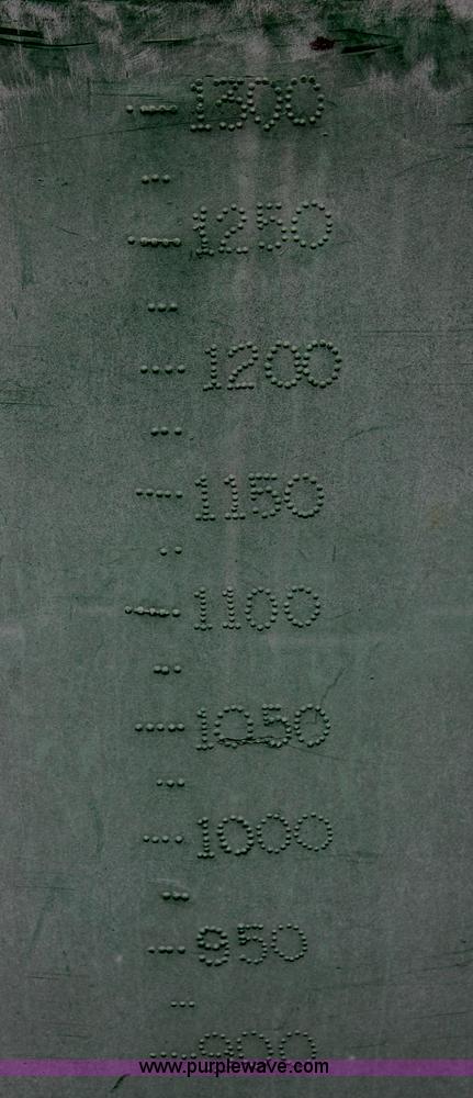 image for item C2553 1,500 gallon vertical poly tank