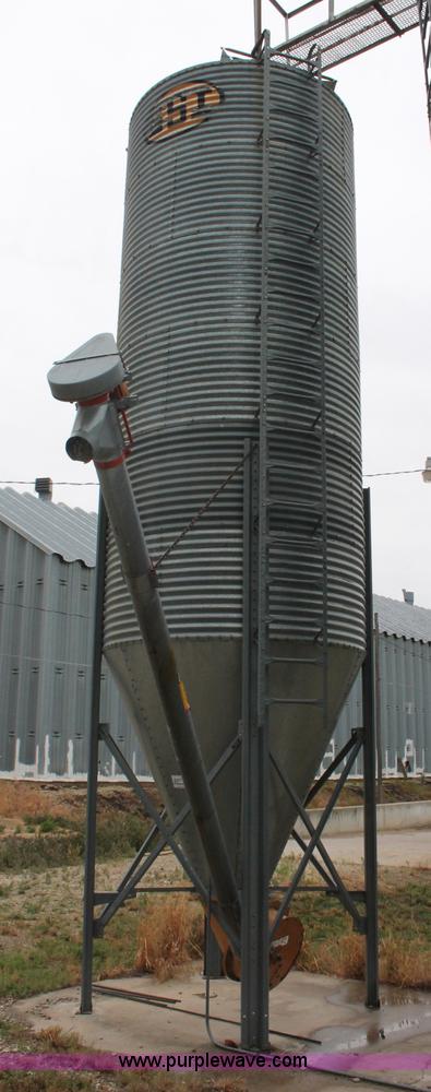image for item C2554 GSI stainless steel bulk feed grain bin
