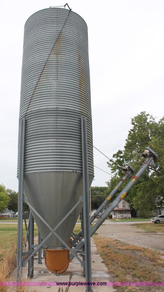 GSI stainless steel bulk feed grain bin in Solomon, KS Item C2554