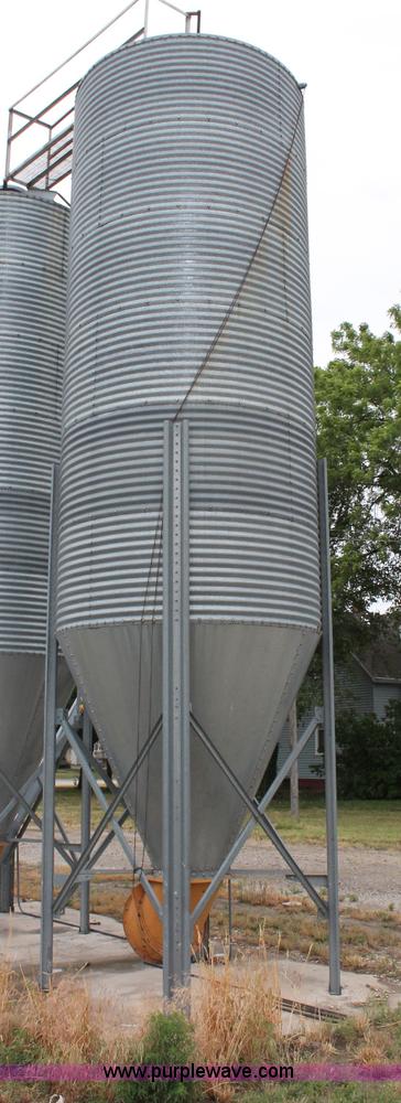 image for item C2554 GSI stainless steel bulk feed grain bin