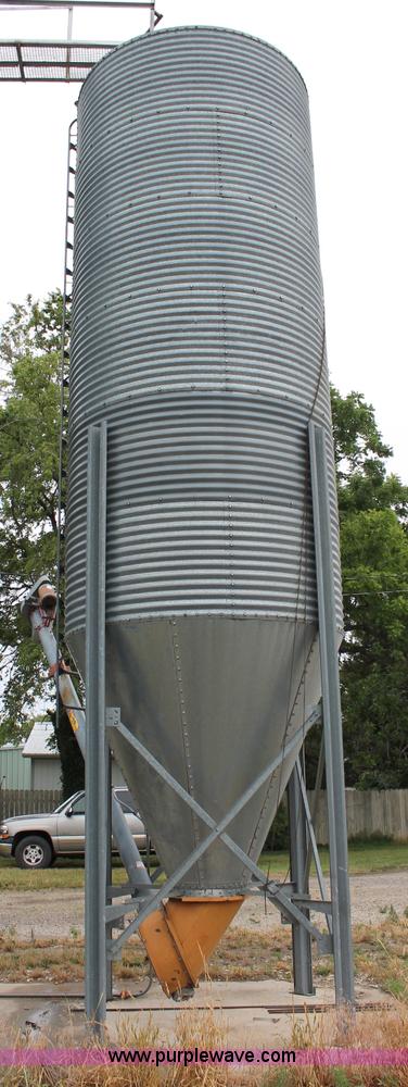image for item C2554 GSI stainless steel bulk feed grain bin