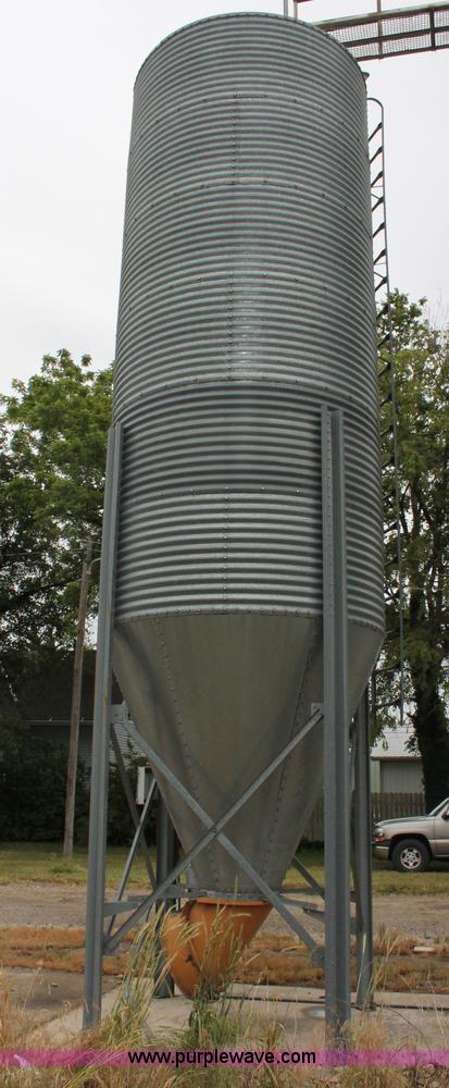 image for item C2555 GSI stainless steel bulk feed grain bin