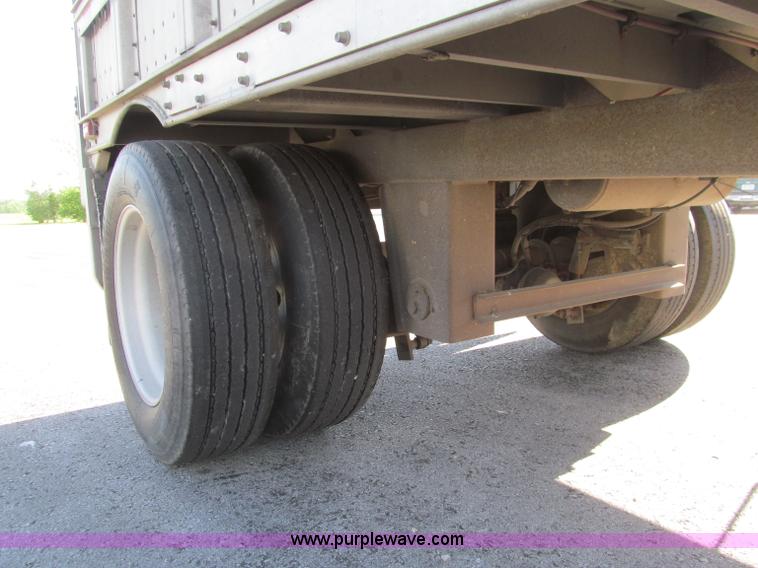 image for item D3195 1999 Barrett 50' livestock trailer