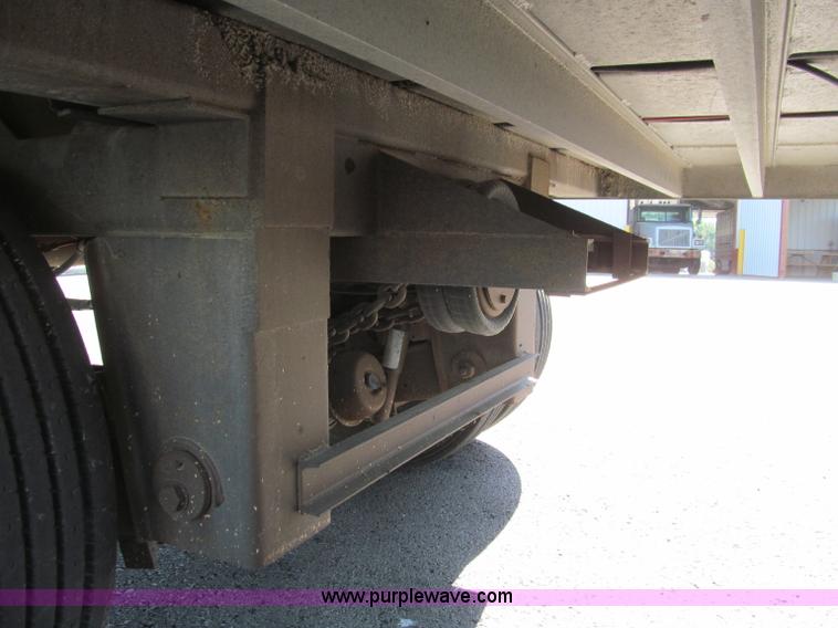 image for item D3196 1999 Barrett 50' livestock trailer