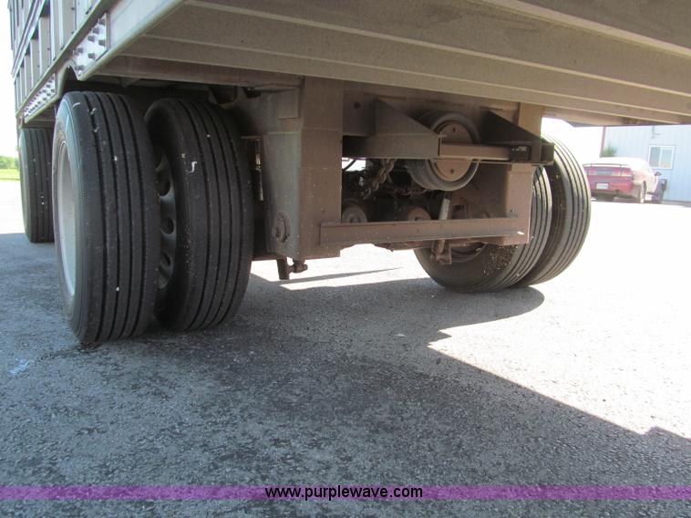 image for item D3196 1999 Barrett 50' livestock trailer