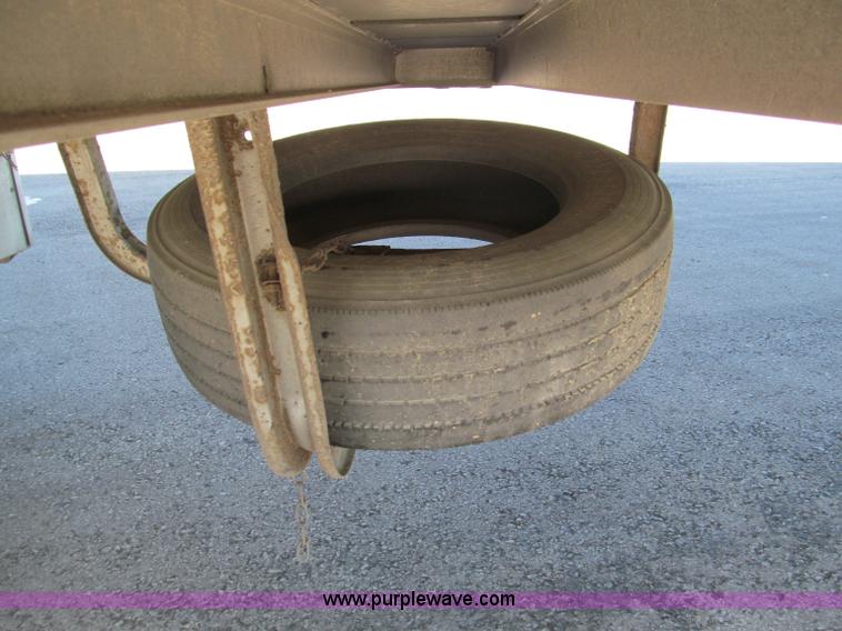 image for item D3196 1999 Barrett 50' livestock trailer