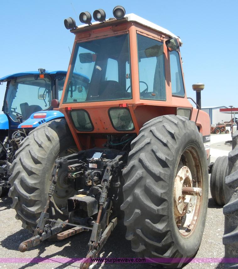 image for item D4125 Allis-Chalmers 7020 tractor