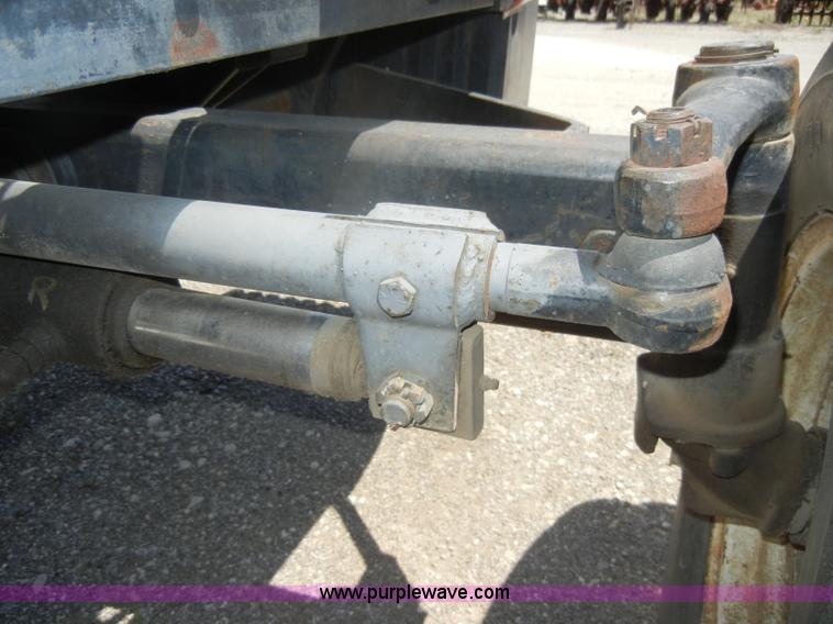 image for item D4125 Allis-Chalmers 7020 tractor