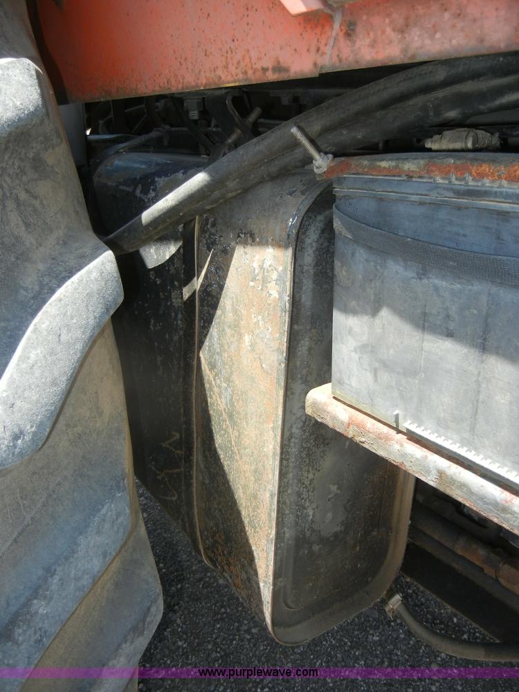 image for item D4125 Allis-Chalmers 7020 tractor