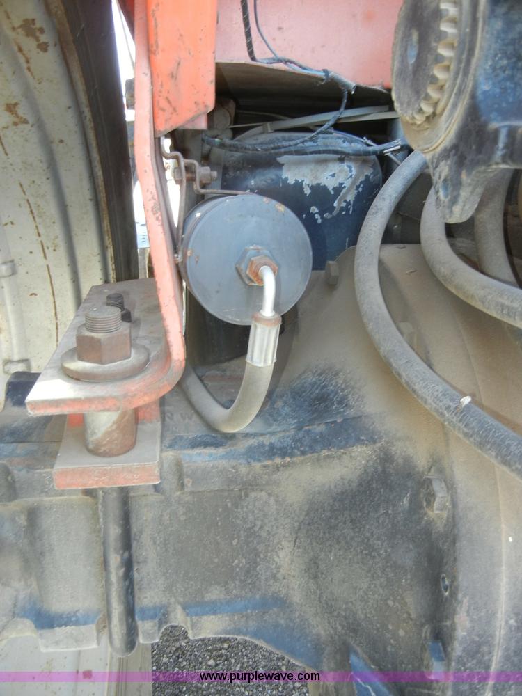 image for item D4125 Allis-Chalmers 7020 tractor