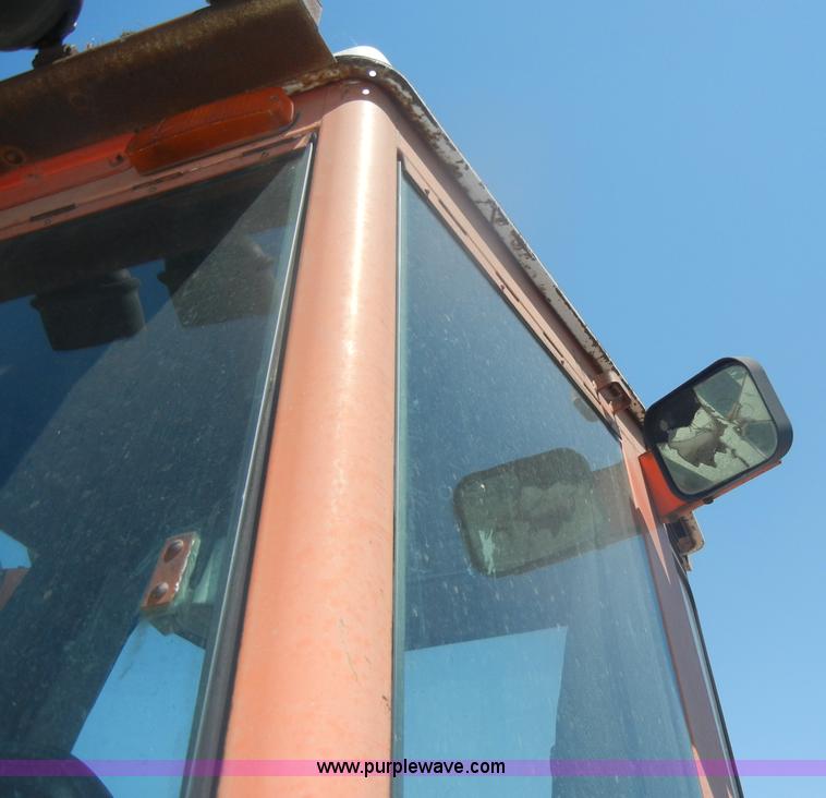 image for item D4125 Allis-Chalmers 7020 tractor