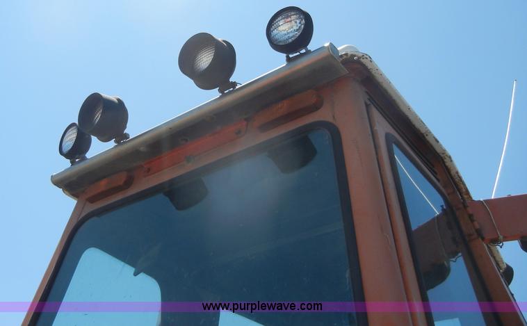 image for item D4125 Allis-Chalmers 7020 tractor