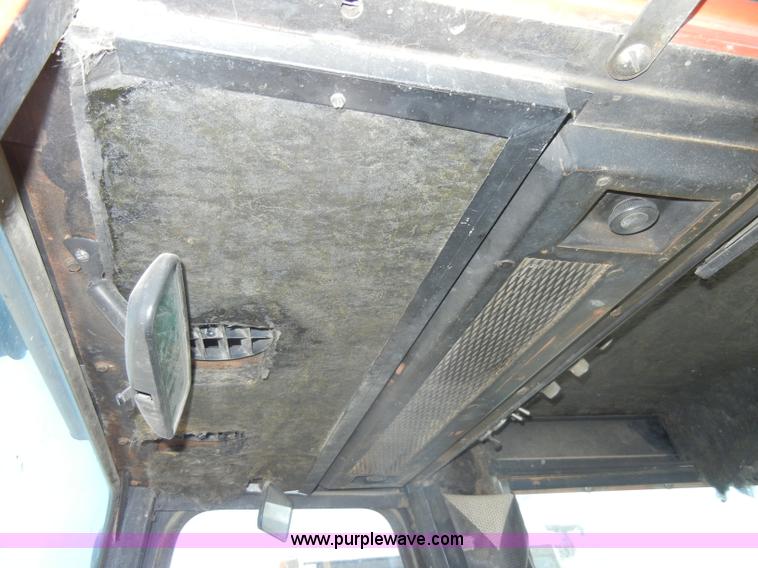 image for item D4125 Allis-Chalmers 7020 tractor