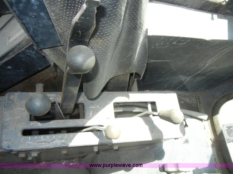 image for item D4125 Allis-Chalmers 7020 tractor