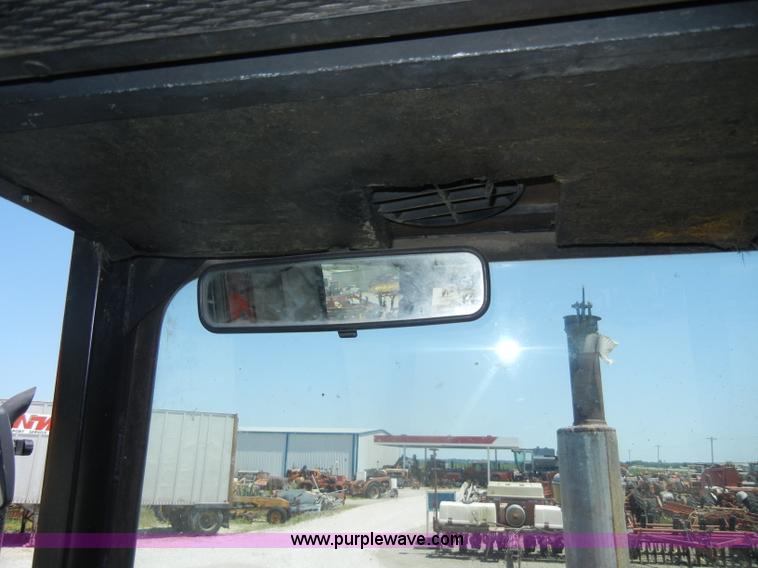 image for item D4125 Allis-Chalmers 7020 tractor