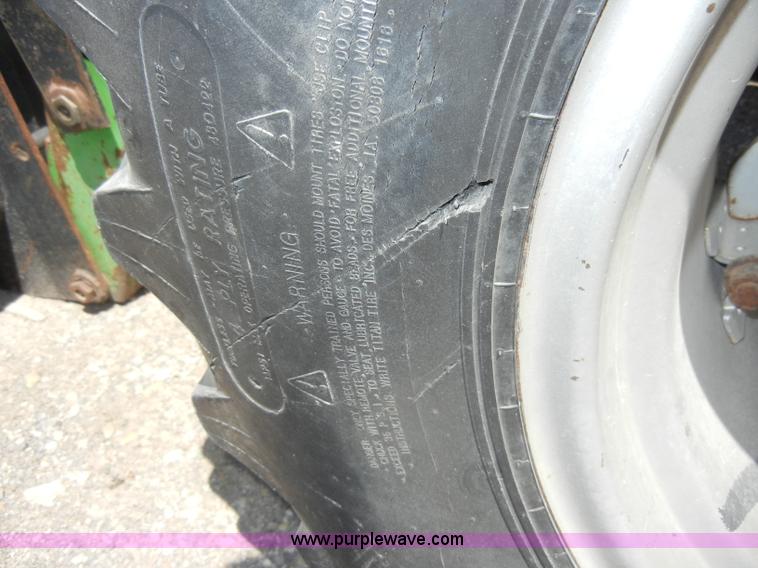 image for item D4126 1986 Deutz Allis 7085 MFWD tractor