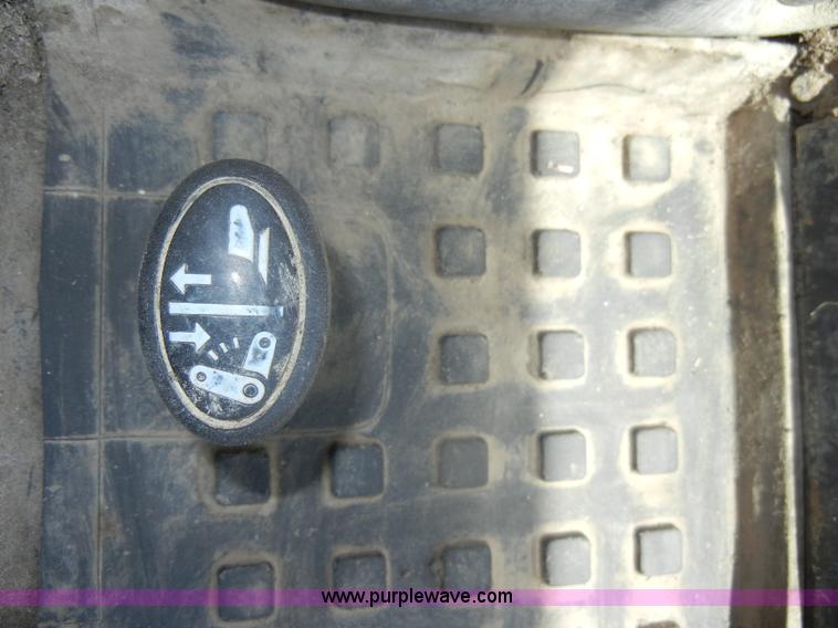 image for item D4126 1986 Deutz Allis 7085 MFWD tractor