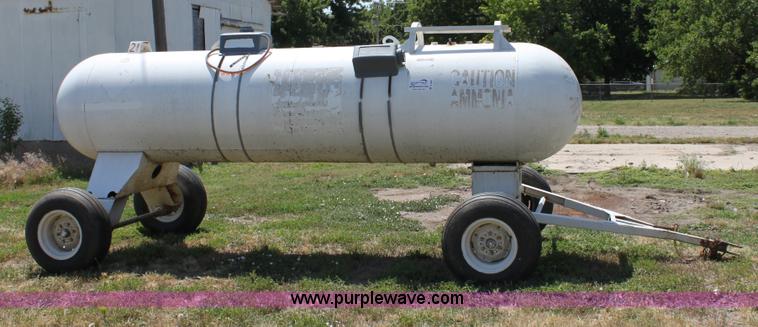image for item D5094 1,000 gallon anhydrous ammonia tank