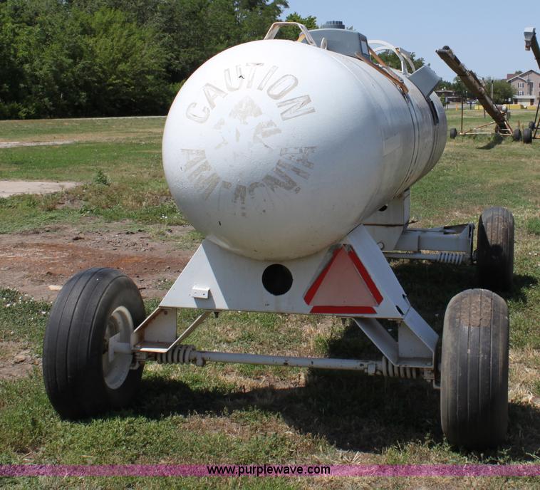 image for item D5094 1,000 gallon anhydrous ammonia tank