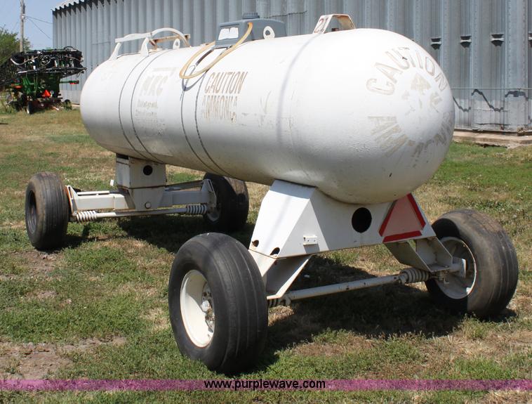 image for item D5094 1,000 gallon anhydrous ammonia tank