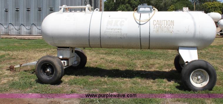 image for item D5094 1,000 gallon anhydrous ammonia tank