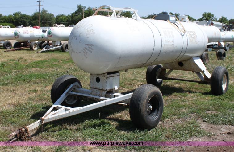 image for item D5094 1,000 gallon anhydrous ammonia tank