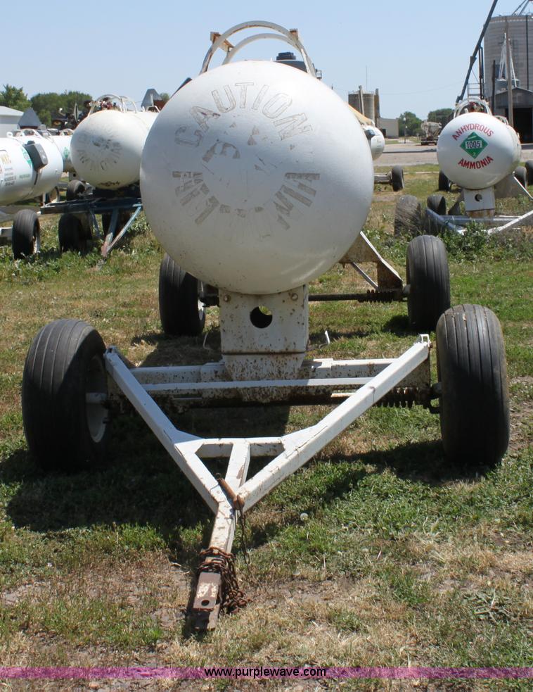 image for item D5094 1,000 gallon anhydrous ammonia tank