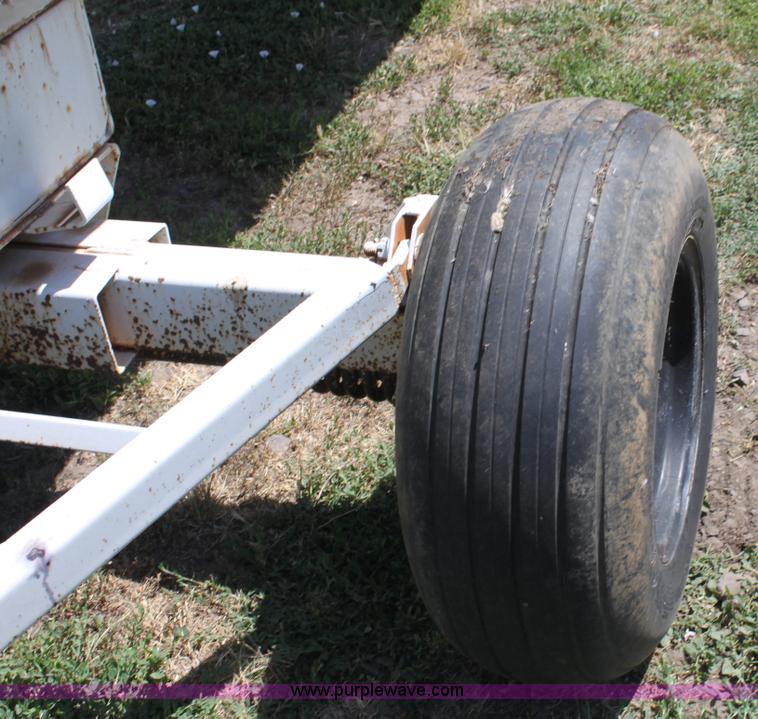 image for item D5094 1,000 gallon anhydrous ammonia tank