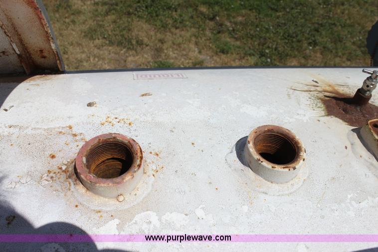 image for item D5094 1,000 gallon anhydrous ammonia tank