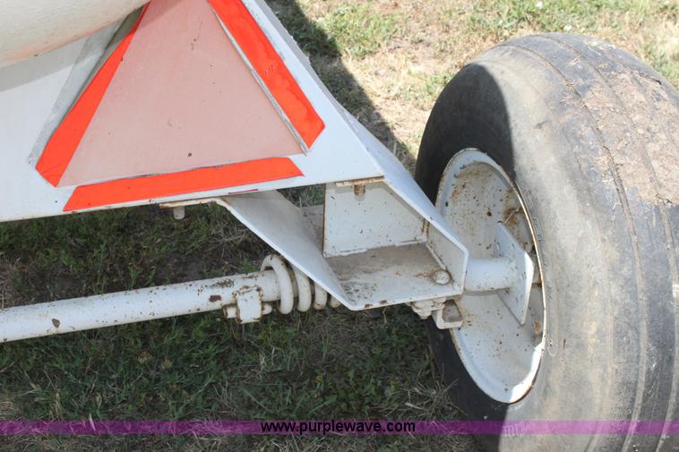 image for item D5094 1,000 gallon anhydrous ammonia tank