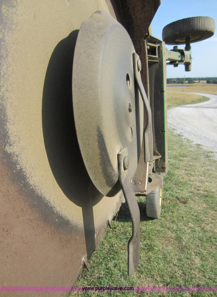 image for item D5583 2004 John Deere HX15 15' batwing mower