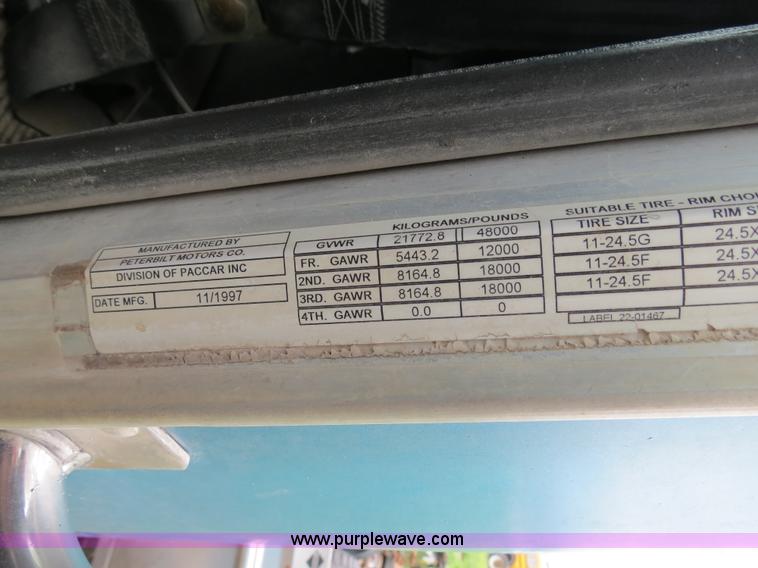 image for item A5346 1998 Peterbilt 378 semi truck